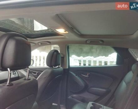 Черный Хендай их35, объемом двигателя 1.7 л и пробегом 252 тыс. км за 14900 $, фото 10 на Automoto.ua