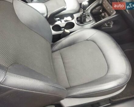 Черный Хендай их35, объемом двигателя 1.7 л и пробегом 252 тыс. км за 14900 $, фото 20 на Automoto.ua