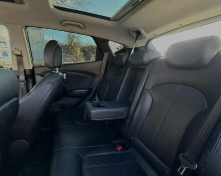 Черный Хендай их35, объемом двигателя 2 л и пробегом 179 тыс. км за 16500 $, фото 8 на Automoto.ua