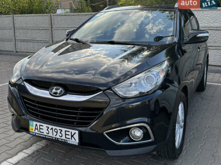 Черный Хендай их35, объемом двигателя 2 л и пробегом 176 тыс. км за 12500 $, фото 1 на Automoto.ua