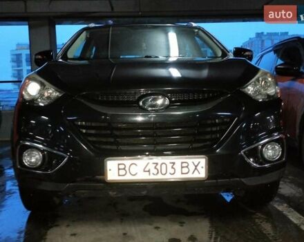 Черный Хендай их35, объемом двигателя 2 л и пробегом 200 тыс. км за 10700 $, фото 1 на Automoto.ua