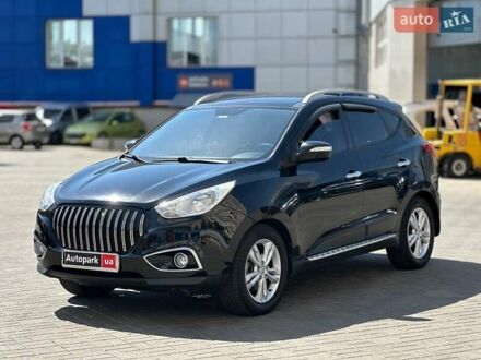 Черный Хендай их35, объемом двигателя 2 л и пробегом 218 тыс. км за 12230 $, фото 1 на Automoto.ua
