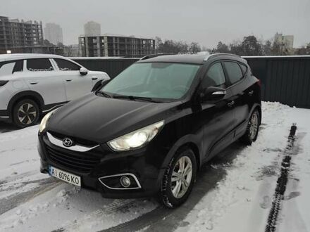 Черный Хендай их35, объемом двигателя 2 л и пробегом 271 тыс. км за 10850 $, фото 1 на Automoto.ua