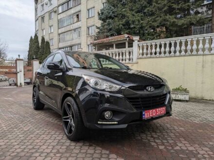 Черный Хендай их35, объемом двигателя 2 л и пробегом 200 тыс. км за 12650 $, фото 1 на Automoto.ua