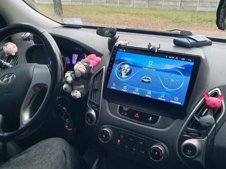 Черный Хендай их35, объемом двигателя 2 л и пробегом 221 тыс. км за 12000 $, фото 1 на Automoto.ua