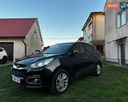 Черный Хендай их35, объемом двигателя 1.7 л и пробегом 209 тыс. км за 9950 $, фото 1 на Automoto.ua