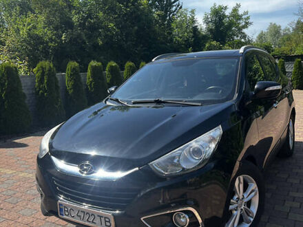 Черный Хендай их35, объемом двигателя 2 л и пробегом 270 тыс. км за 11000 $, фото 1 на Automoto.ua