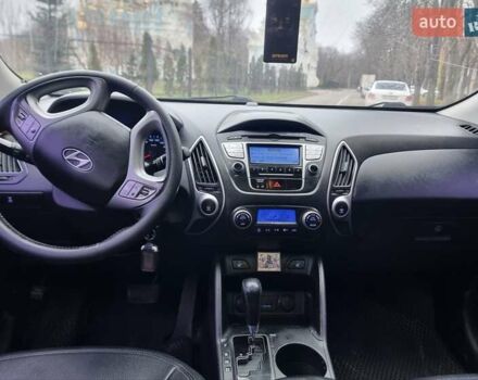 Черный Хендай их35, объемом двигателя 2 л и пробегом 188 тыс. км за 9999 $, фото 1 на Automoto.ua