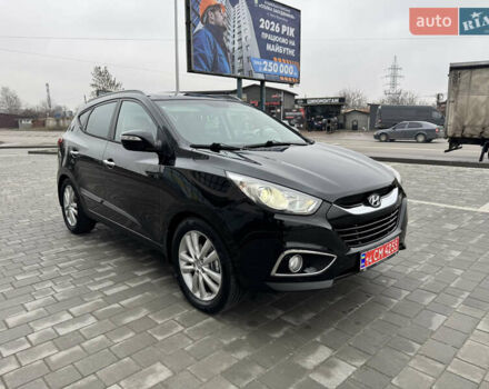 Черный Хендай их35, объемом двигателя 2 л и пробегом 177 тыс. км за 11999 $, фото 1 на Automoto.ua