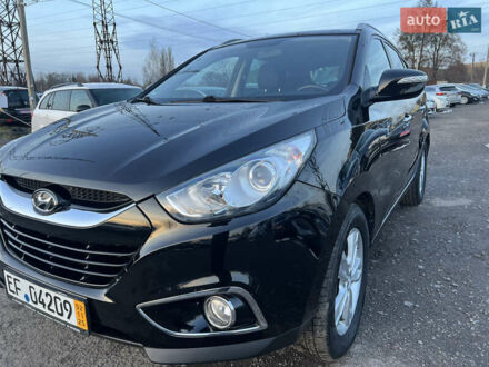 Черный Хендай их35, объемом двигателя 2 л и пробегом 213 тыс. км за 16500 $, фото 1 на Automoto.ua