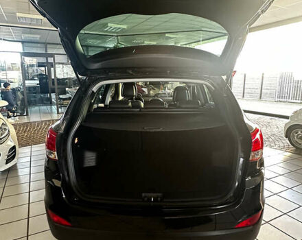 Черный Хендай их35, объемом двигателя 2 л и пробегом 45 тыс. км за 16000 $, фото 1 на Automoto.ua