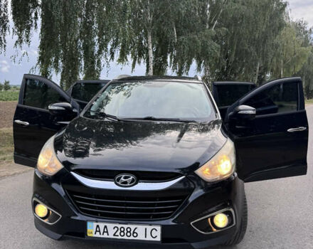 Черный Хендай их35, объемом двигателя 2 л и пробегом 288 тыс. км за 12500 $, фото 1 на Automoto.ua