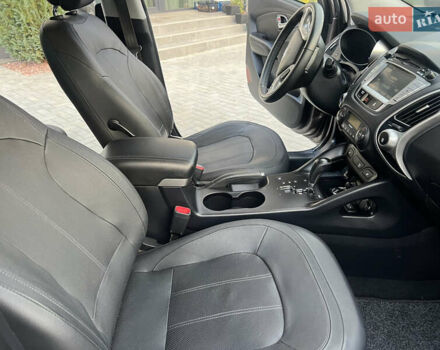 Коричневый Хендай их35, объемом двигателя 2 л и пробегом 136 тыс. км за 13999 $, фото 31 на Automoto.ua