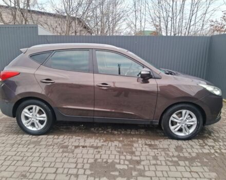 Коричневый Хендай их35, объемом двигателя 1.7 л и пробегом 309 тыс. км за 11500 $, фото 1 на Automoto.ua