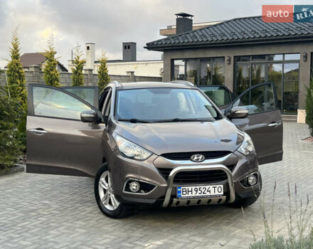 Коричневый Хендай их35, объемом двигателя 2 л и пробегом 136 тыс. км за 13999 $, фото 38 на Automoto.ua