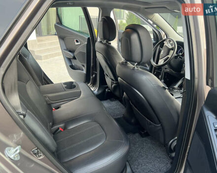 Коричневый Хендай их35, объемом двигателя 2 л и пробегом 136 тыс. км за 13999 $, фото 32 на Automoto.ua