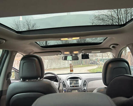 Коричневый Хендай их35, объемом двигателя 2 л и пробегом 180 тыс. км за 12300 $, фото 11 на Automoto.ua