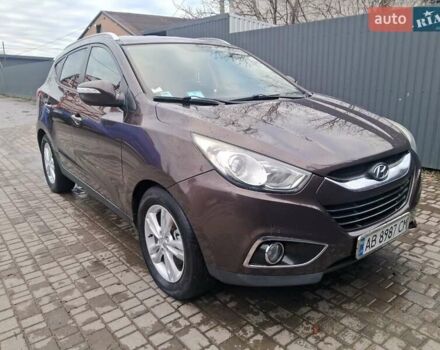 Коричневый Хендай их35, объемом двигателя 1.7 л и пробегом 309 тыс. км за 11500 $, фото 2 на Automoto.ua