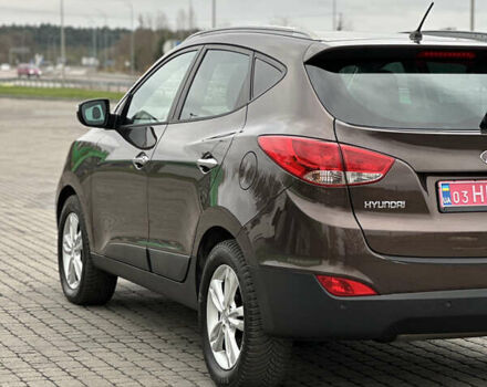 Коричневый Хендай их35, объемом двигателя 2 л и пробегом 209 тыс. км за 12200 $, фото 10 на Automoto.ua