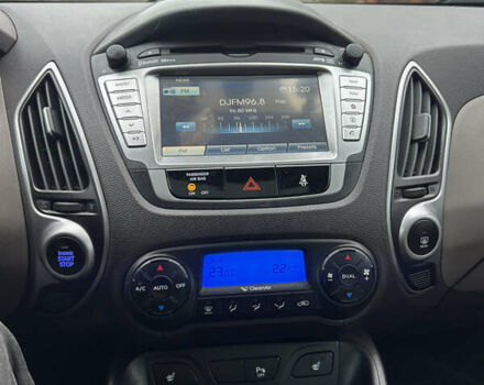 Коричневый Хендай их35, объемом двигателя 2 л и пробегом 180 тыс. км за 12300 $, фото 16 на Automoto.ua