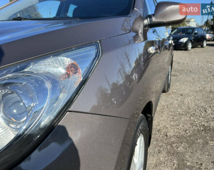 Коричневый Хендай их35, объемом двигателя 2 л и пробегом 184 тыс. км за 16450 $, фото 11 на Automoto.ua