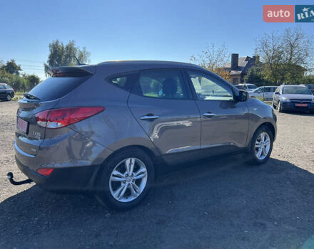 Коричневый Хендай их35, объемом двигателя 2 л и пробегом 184 тыс. км за 16450 $, фото 15 на Automoto.ua