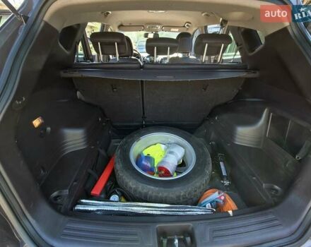 Коричневый Хендай их35, объемом двигателя 2 л и пробегом 115 тыс. км за 13000 $, фото 9 на Automoto.ua