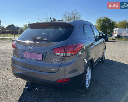 Коричневый Хендай их35, объемом двигателя 2 л и пробегом 184 тыс. км за 16450 $, фото 2 на Automoto.ua