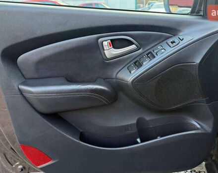 Коричневый Хендай их35, объемом двигателя 2 л и пробегом 216 тыс. км за 13900 $, фото 15 на Automoto.ua