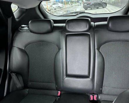 Коричневый Хендай их35, объемом двигателя 2 л и пробегом 257 тыс. км за 12618 $, фото 6 на Automoto.ua