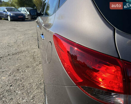 Коричневый Хендай их35, объемом двигателя 2 л и пробегом 184 тыс. км за 16450 $, фото 68 на Automoto.ua