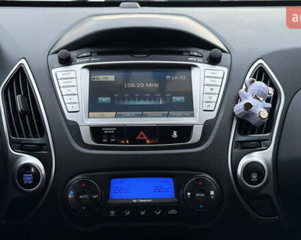 Коричневый Хендай их35, объемом двигателя 2 л и пробегом 216 тыс. км за 13900 $, фото 18 на Automoto.ua