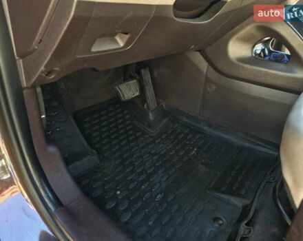 Коричневый Хендай их35, объемом двигателя 2 л и пробегом 115 тыс. км за 13000 $, фото 10 на Automoto.ua