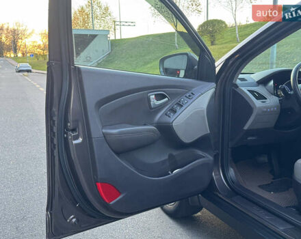 Коричневий Хендай іх35, об'ємом двигуна 2 л та пробігом 176 тис. км за 14500 $, фото 56 на Automoto.ua