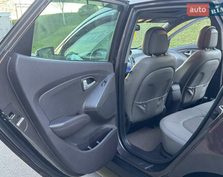 Коричневий Хендай іх35, об'ємом двигуна 2 л та пробігом 176 тис. км за 14500 $, фото 59 на Automoto.ua