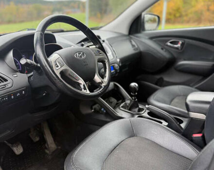 Коричневый Хендай их35, объемом двигателя 0 л и пробегом 193 тыс. км за 6910 $, фото 6 на Automoto.ua