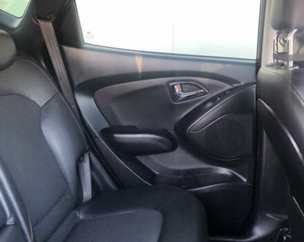 Коричневий Хендай іх35, об'ємом двигуна 2 л та пробігом 191 тис. км за 12500 $, фото 8 на Automoto.ua