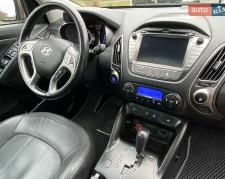 Коричневый Хендай их35, объемом двигателя 2 л и пробегом 63 тыс. км за 16000 $, фото 15 на Automoto.ua