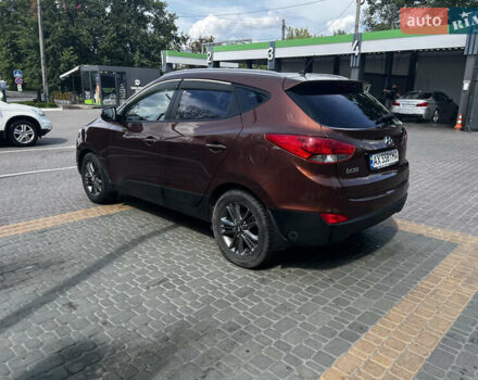 Коричневый Хендай их35, объемом двигателя 2 л и пробегом 132 тыс. км за 13500 $, фото 5 на Automoto.ua