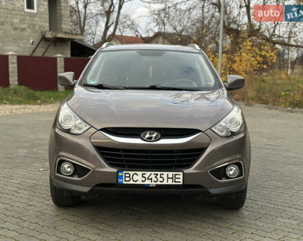 Коричневый Хендай их35, объемом двигателя 1.7 л и пробегом 217 тыс. км за 12499 $, фото 15 на Automoto.ua