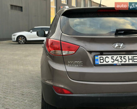 Коричневый Хендай их35, объемом двигателя 1.7 л и пробегом 217 тыс. км за 12499 $, фото 14 на Automoto.ua