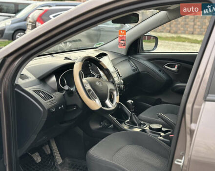 Коричневый Хендай их35, объемом двигателя 1.7 л и пробегом 217 тыс. км за 12499 $, фото 28 на Automoto.ua