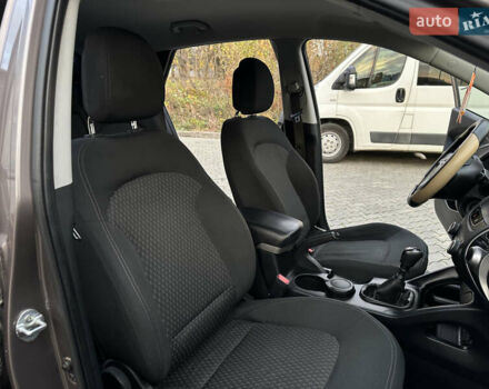 Коричневый Хендай их35, объемом двигателя 1.7 л и пробегом 217 тыс. км за 12499 $, фото 38 на Automoto.ua