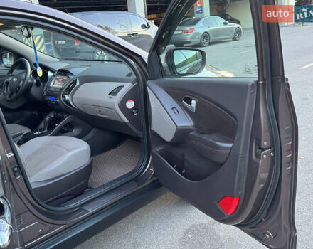 Коричневий Хендай іх35, об'ємом двигуна 2 л та пробігом 176 тис. км за 14500 $, фото 63 на Automoto.ua