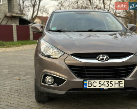 Коричневый Хендай их35, объемом двигателя 1.7 л и пробегом 217 тыс. км за 12499 $, фото 17 на Automoto.ua