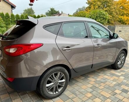 Коричневый Хендай их35, объемом двигателя 1.6 л и пробегом 144 тыс. км за 8800 $, фото 6 на Automoto.ua