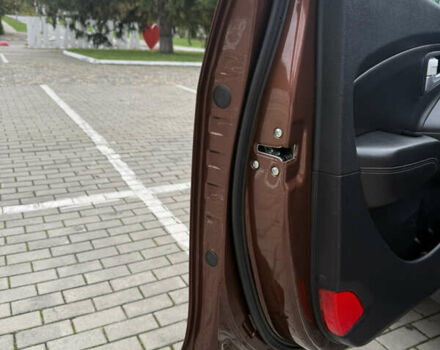 Коричневий Хендай іх35, об'ємом двигуна 2 л та пробігом 211 тис. км за 17400 $, фото 92 на Automoto.ua