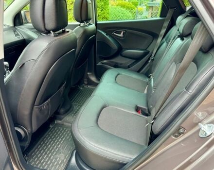 Коричневый Хендай их35, объемом двигателя 1.6 л и пробегом 144 тыс. км за 8800 $, фото 13 на Automoto.ua