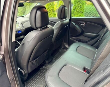 Коричневый Хендай их35, объемом двигателя 1.6 л и пробегом 144 тыс. км за 8800 $, фото 14 на Automoto.ua