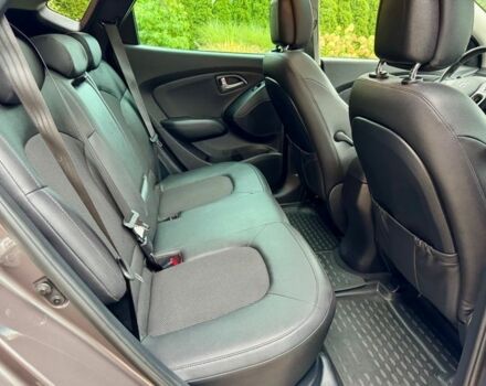 Коричневый Хендай их35, объемом двигателя 1.6 л и пробегом 144 тыс. км за 8800 $, фото 22 на Automoto.ua